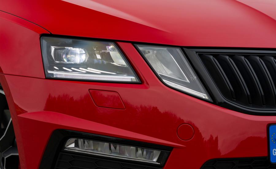 Детали экстерьера Skoda Octavia vRS (5E) 2017 года  (UK) (фото 8 из 16)
